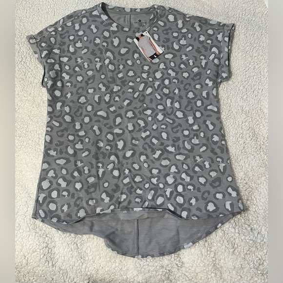 NWT Tuff Athletics cheetah print shirt - Picture 1 of 4